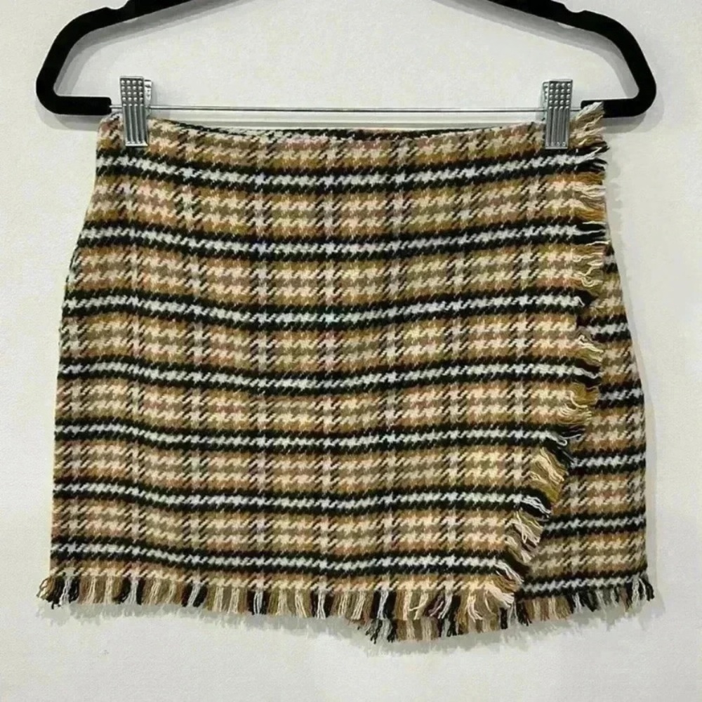 Chic Plaid Pencil Skirt with Fringe